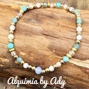 Beaded delicate turquoise and howlite bracelet